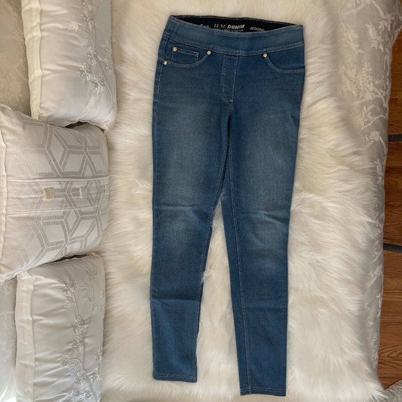 Nygard Luxe Denim Light Wash Jegging Jeans - Picture 4 of 12